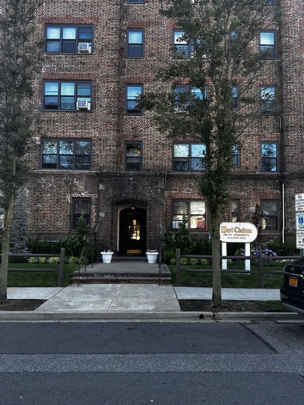 141 Wyckoff Place # 1f, Woodmere