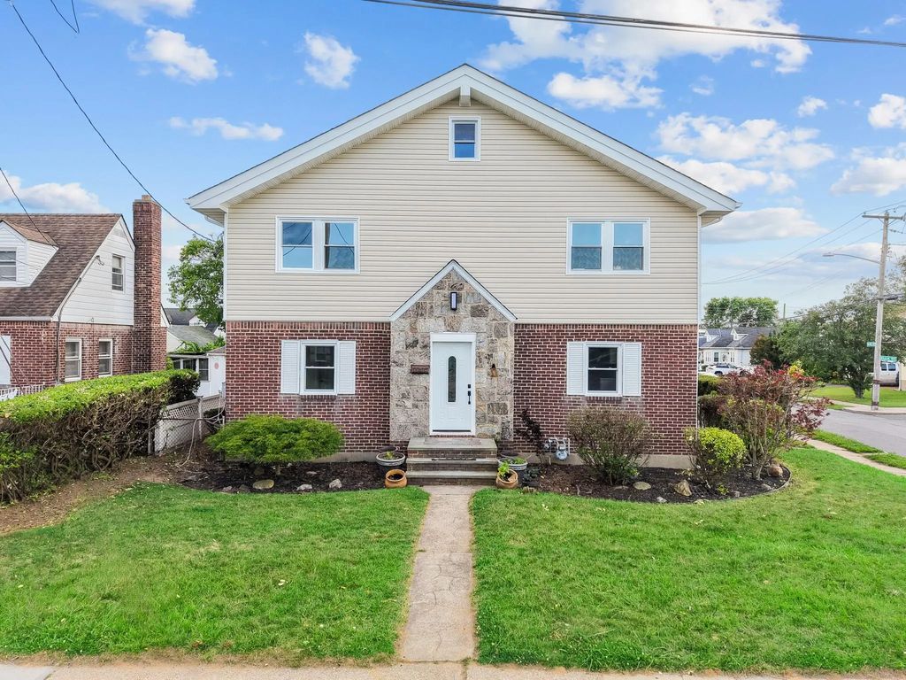 126 Lutz Drive, Valley Stream