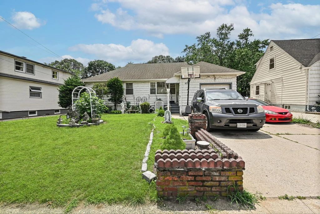 92 Fir Street, Valley Stream