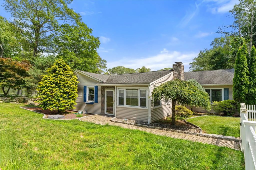 15 Cricket Lane, Mahopac
