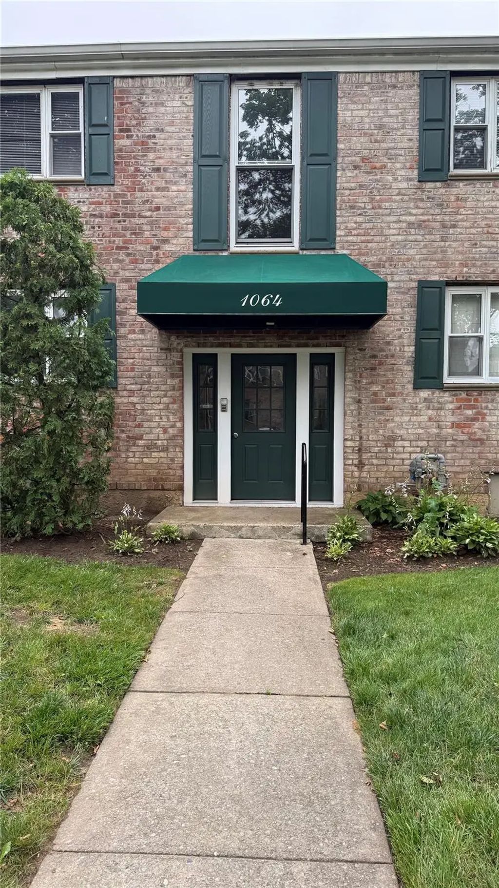 1064 Hunter Avenue 4, Valley Stream