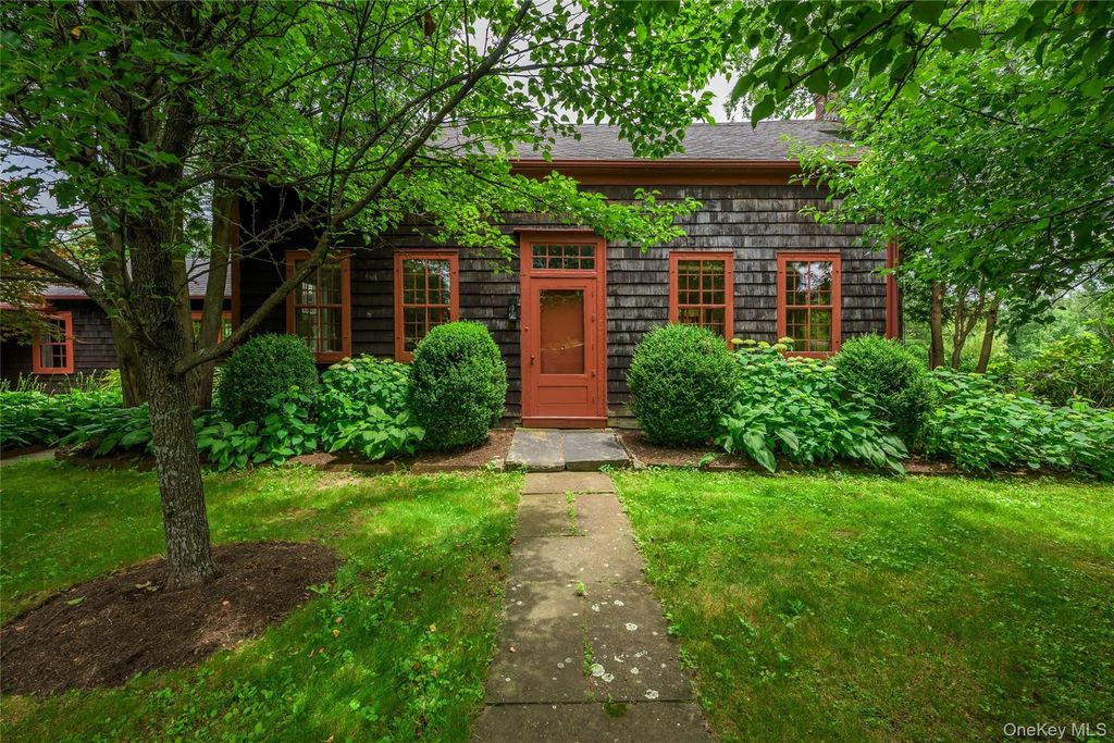 9960 Route 22, Hillsdale