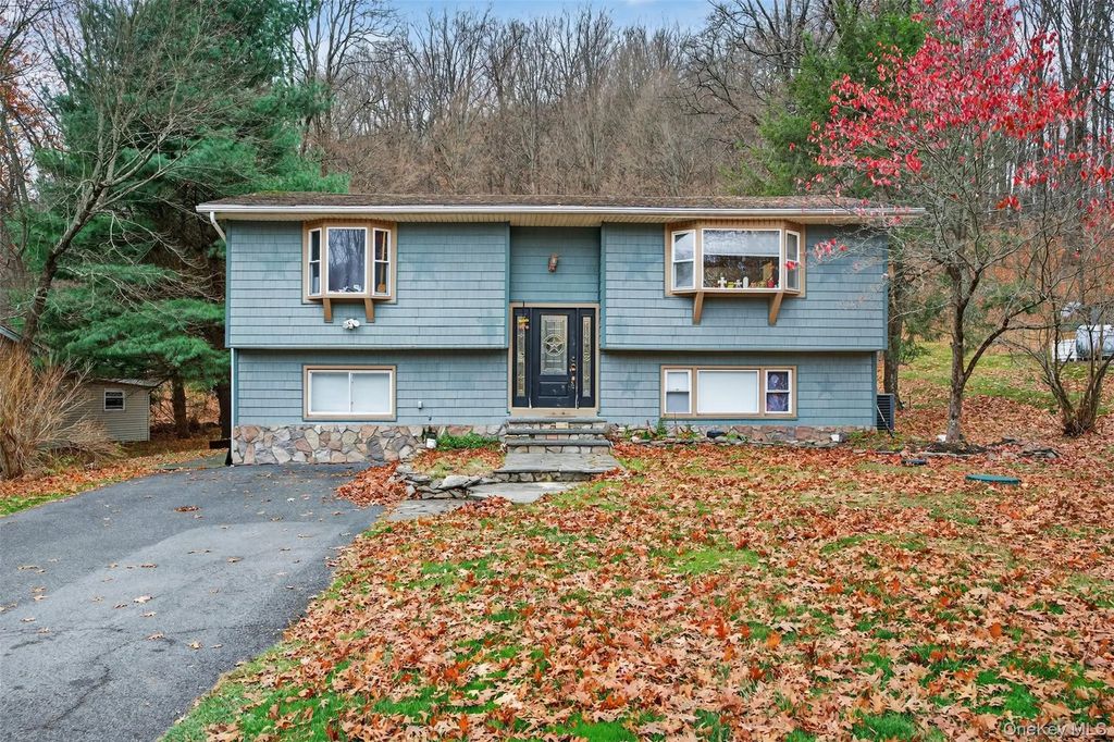 39 Peddler Hill Road, Blooming Grove