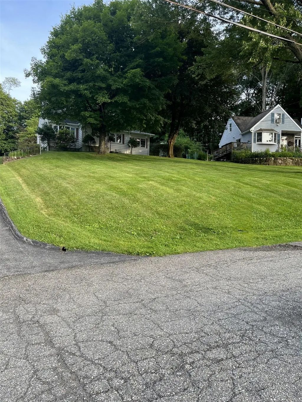 11 Crescent Drive, Cortlandt Manor