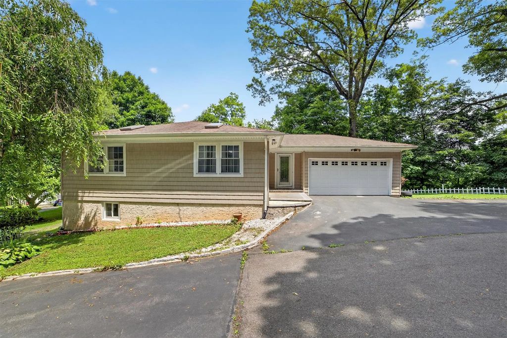 46 Alta Place, Yonkers