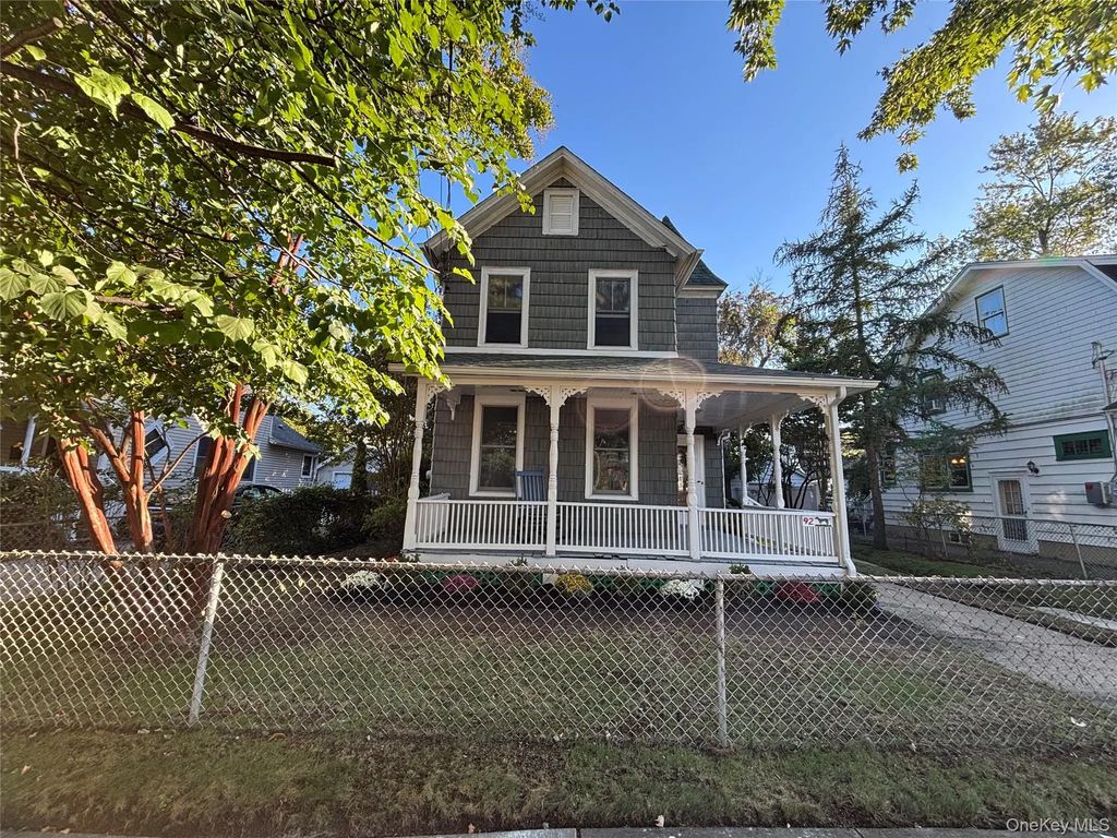 92 Walnut Street, Lynbrook
