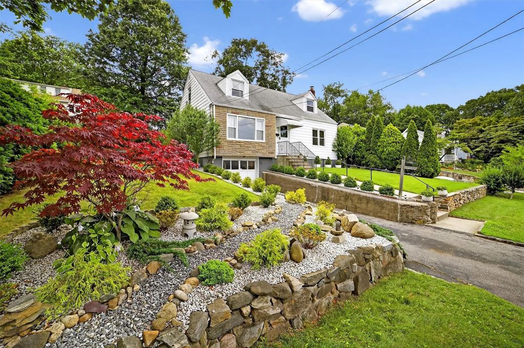 130 Cresthill Road, Yonkers