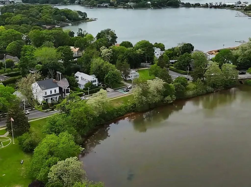 352 Main Street, Sag Harbor