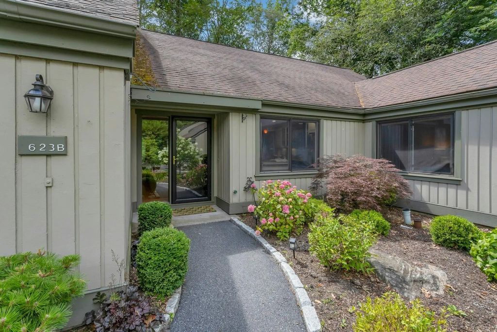 623 Heritage Hills # B, Somers