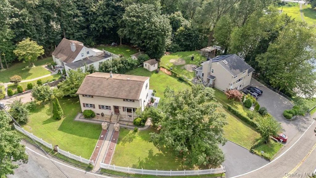 95 Dale Avenue, Cortlandt Manor