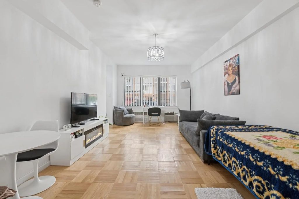 76-26 113th Street # 1b, Forest Hills