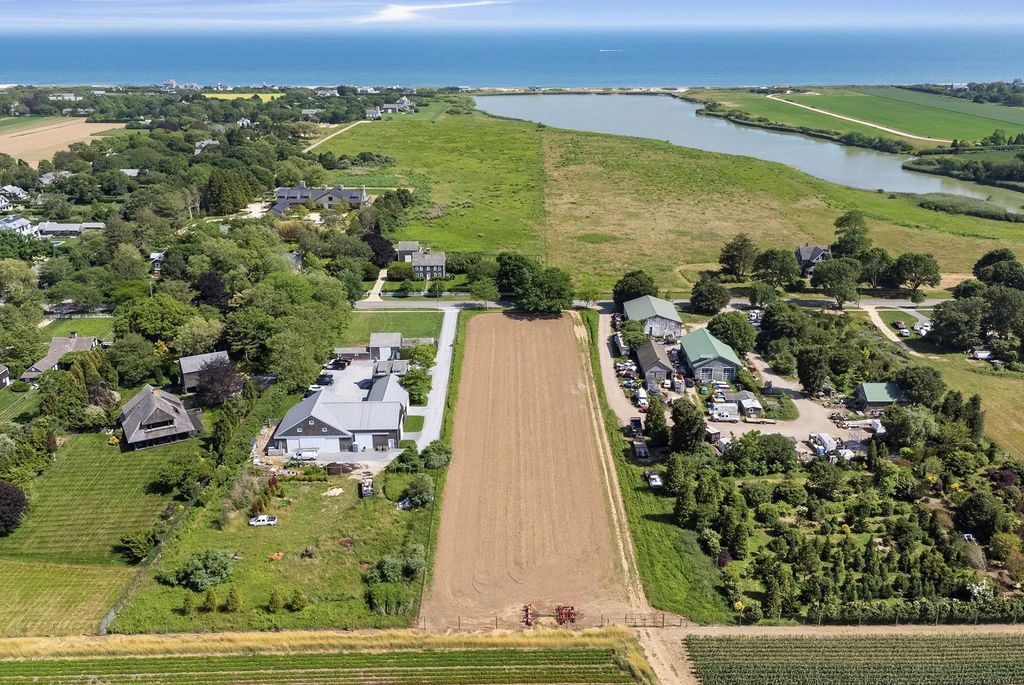 89 Wainscott Main Street, Wainscott