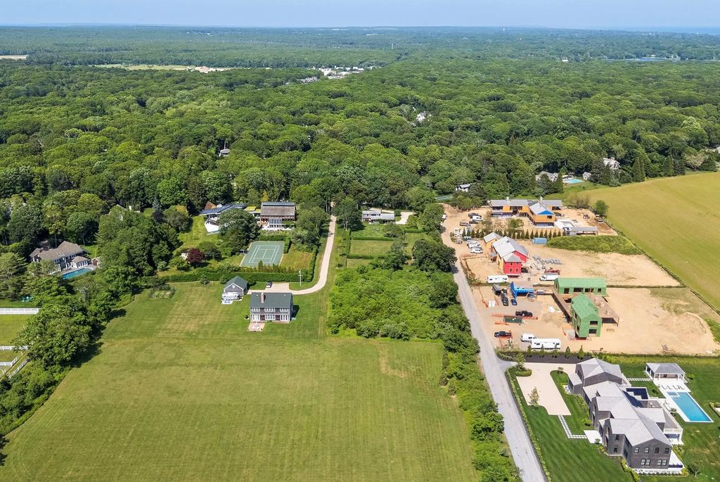 75 Wainscott Main, Wainscott