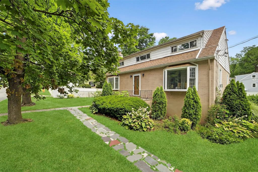 98 N Evarts Avenue, Elmsford