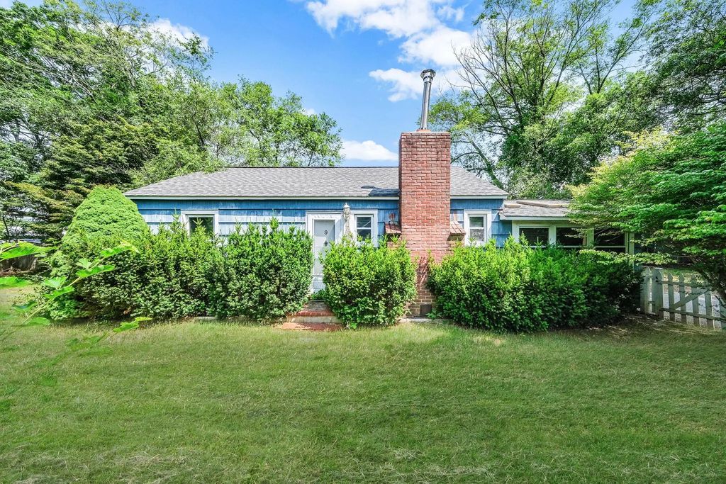 9 Private Road, Medford