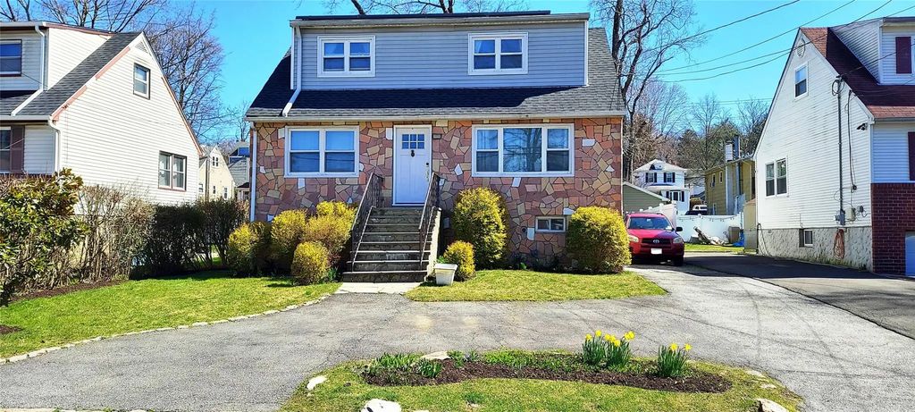 112 Cabot Avenue, Elmsford