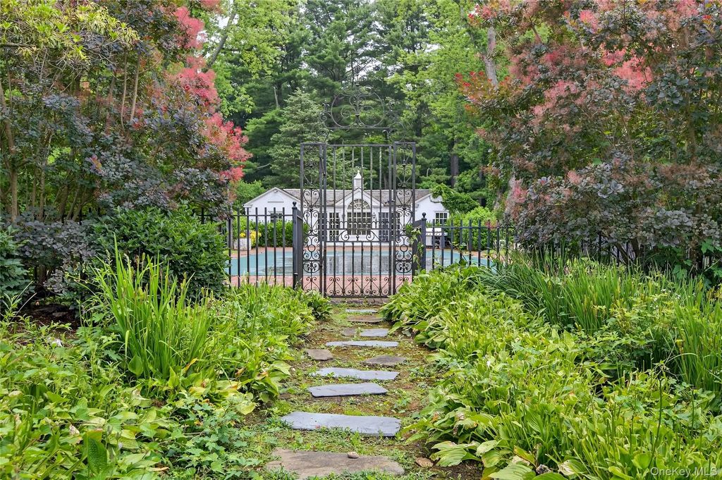 60 Piping Rock Road, Upper Brookville