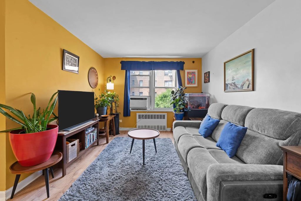 33-05 92nd Street # 4b, Jackson Heights