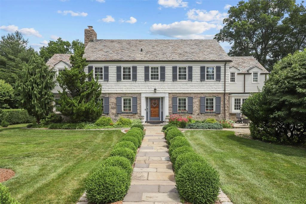 31 Colonial Road, White Plains