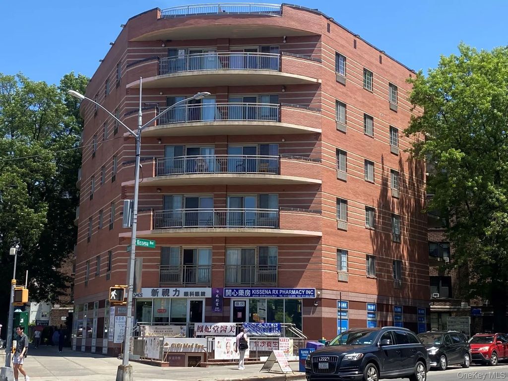 4207 Kissena Boulevard, Flushing