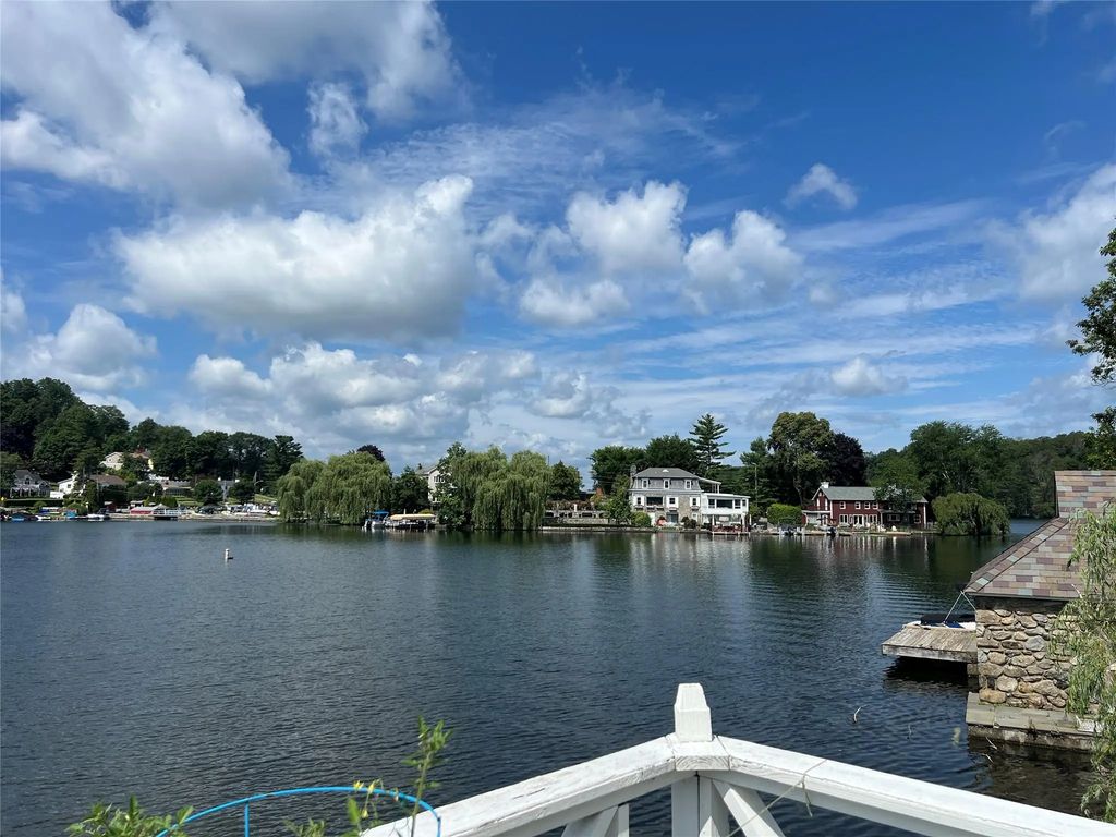 13 Tamarack Road, Mahopac