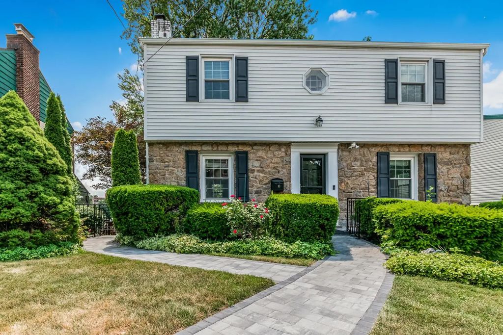 10 Huntington Drive, Yonkers