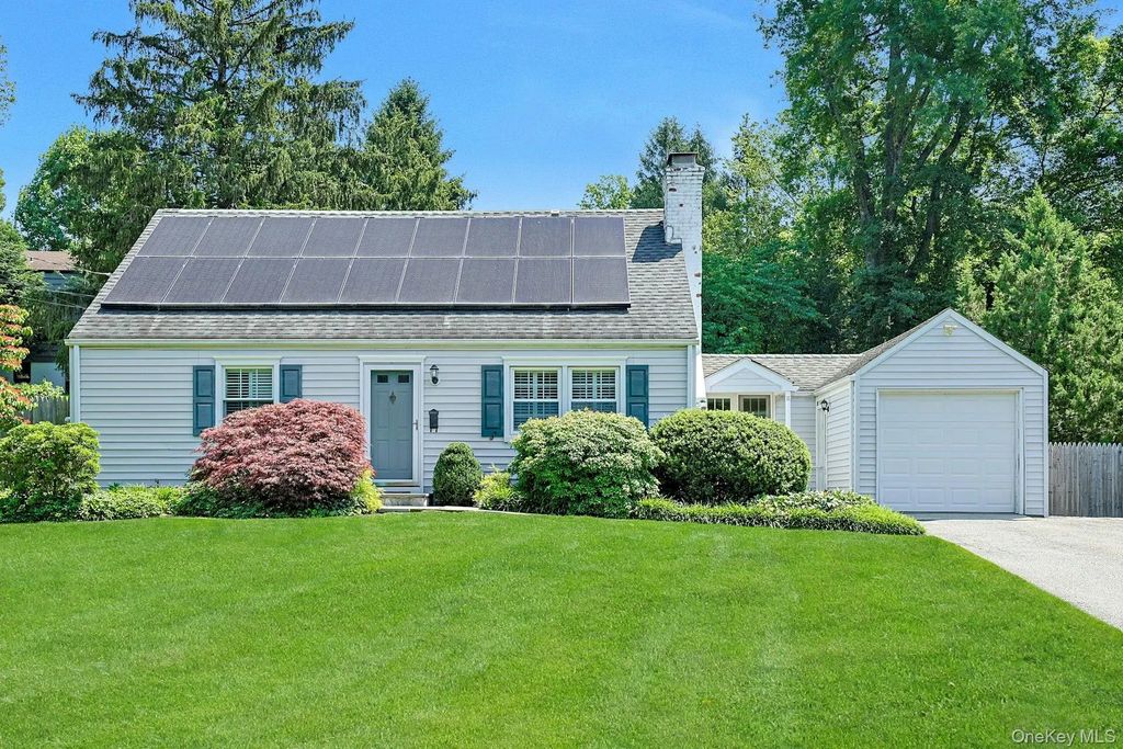 37 Hollow Oak Road, Chappaqua