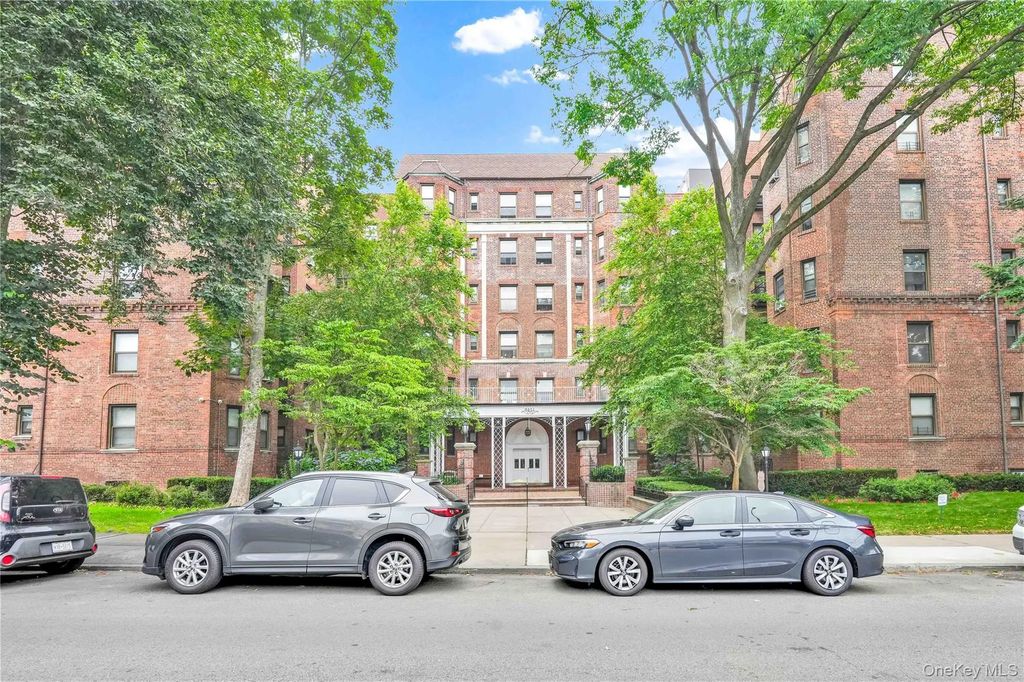 84-51 Beverly Road # 5p, Kew Gardens
