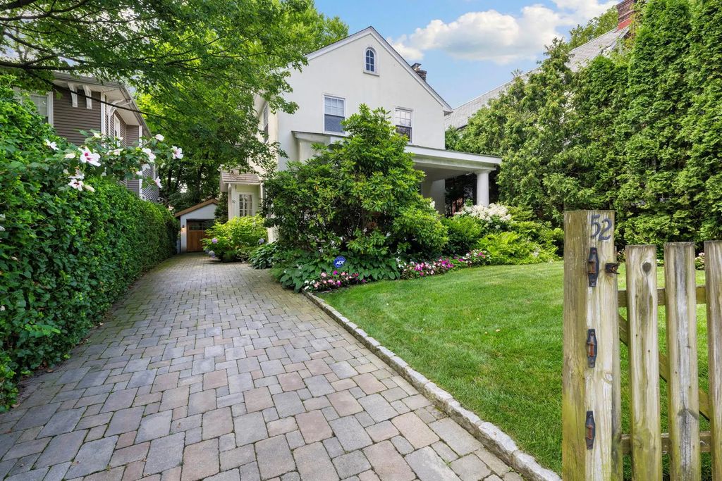46 Beechwood Terrace, Yonkers