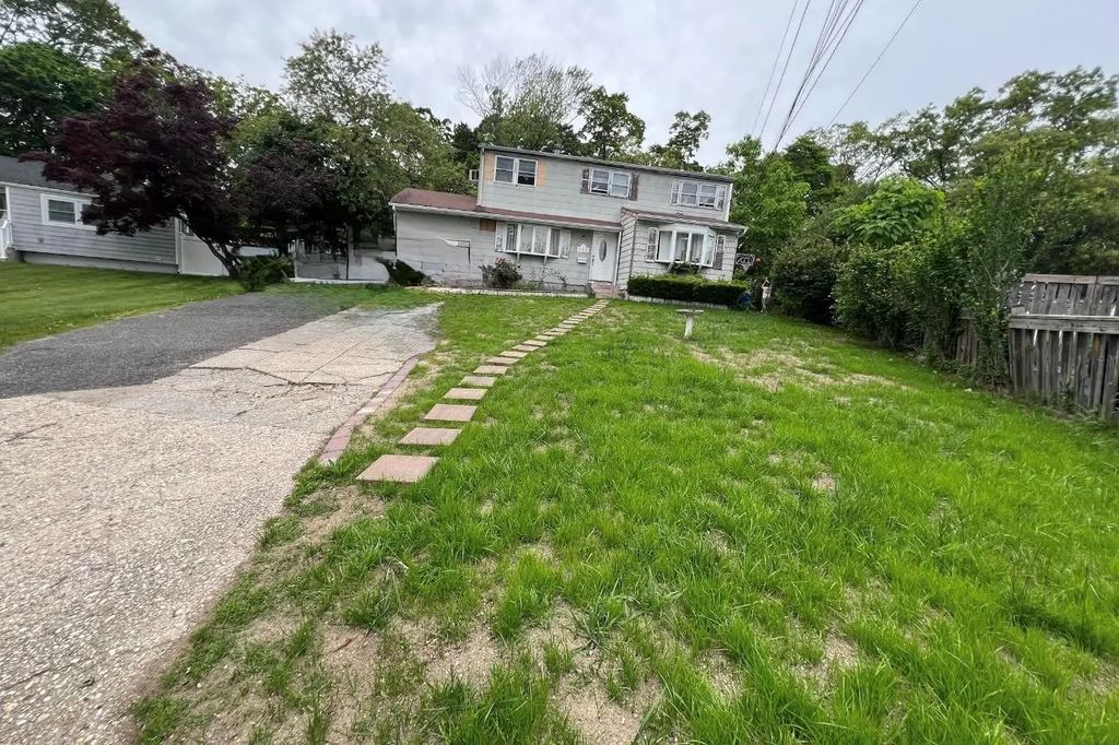 232 Sugarwood Lane, Central Islip