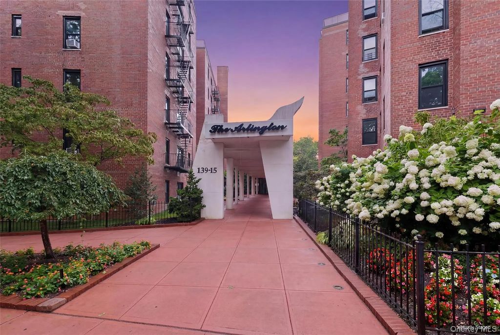139-15 83 Avenue # 629, Briarwood