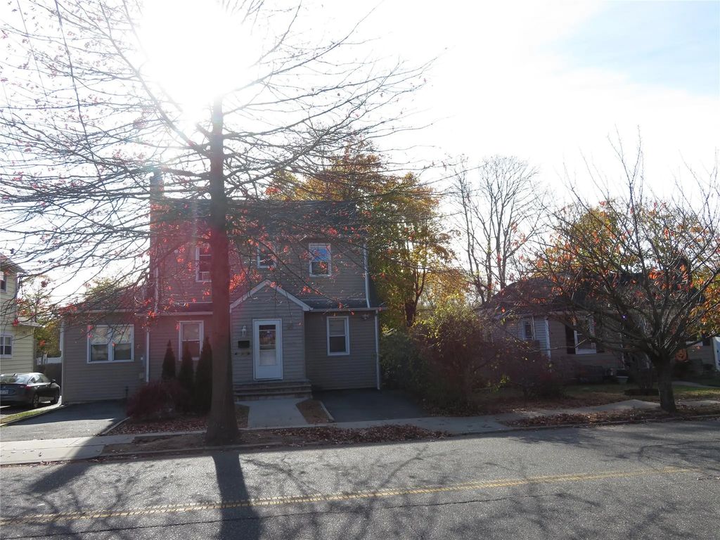 356 Brook Avenue, Bay Shore