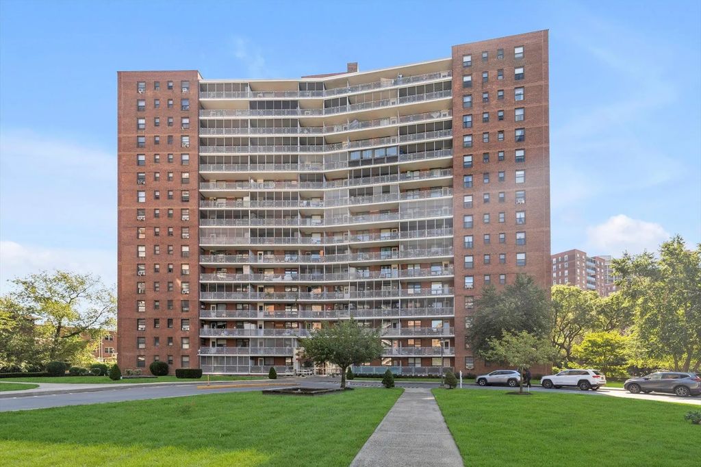 61-45 98 Street # 11g, Rego Park
