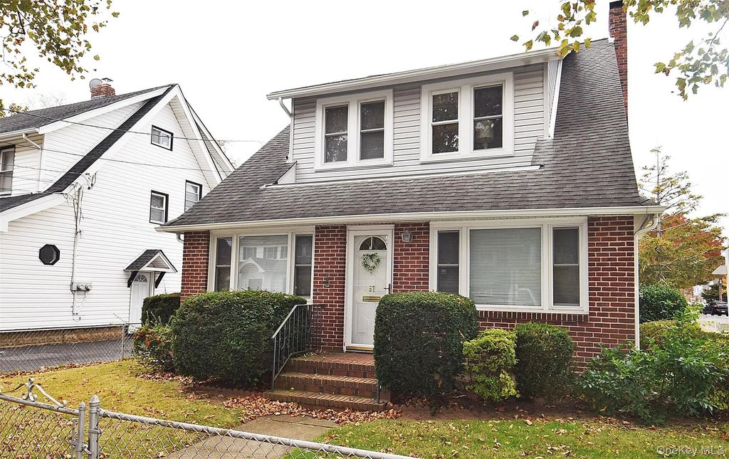 57 Nieman Avenue, Lynbrook