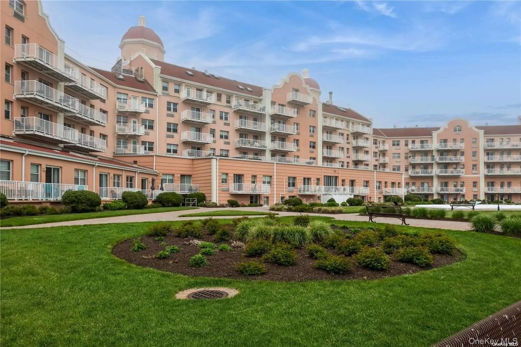 2 Richmond Road # 6f, Lido Beach