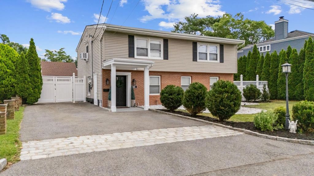 165 Jennifer Lane, Yonkers