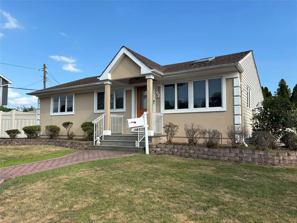 767 Doughty Avenue, Franklin Square