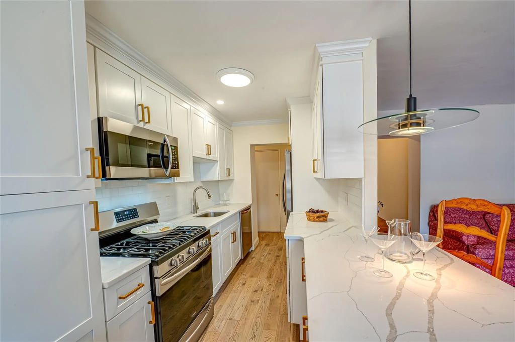 120 Horton Highway C7, Mineola