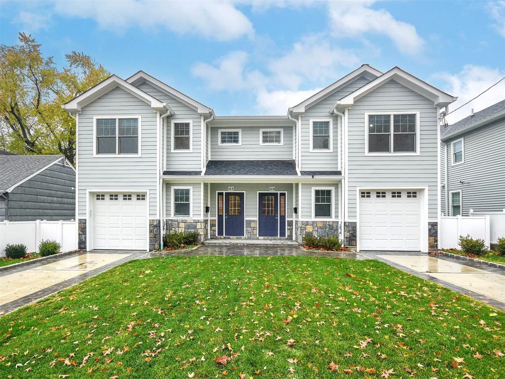 13 Dunes Lane # A And B, Port Washington