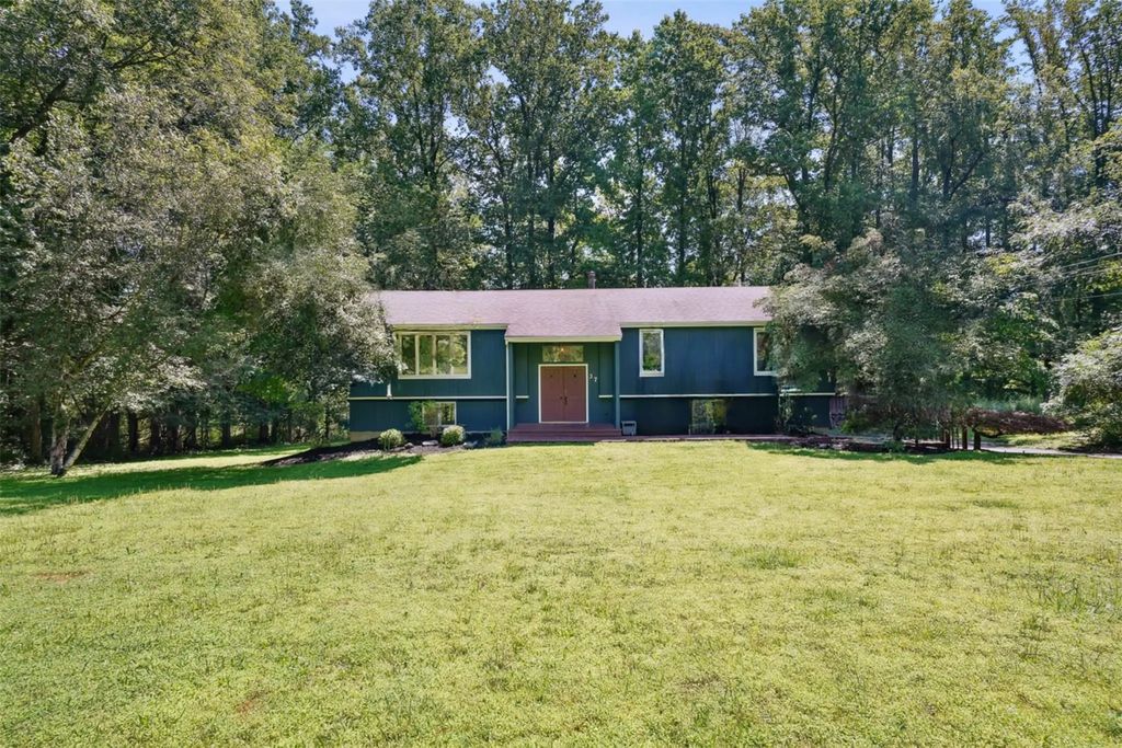 37 Shady Brook Lane, Cortlandt Manor