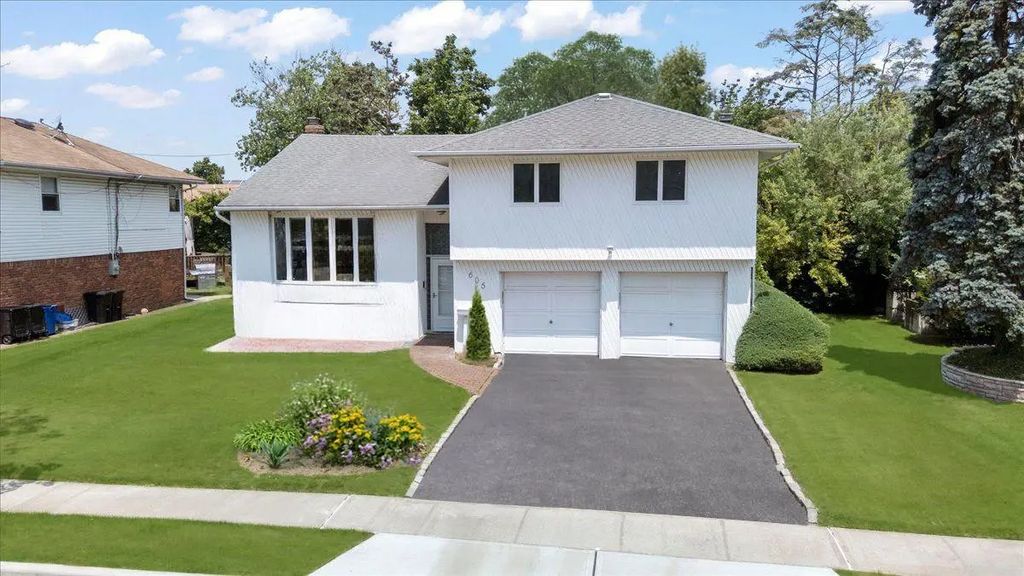 605 Prescott Place, Valley Stream