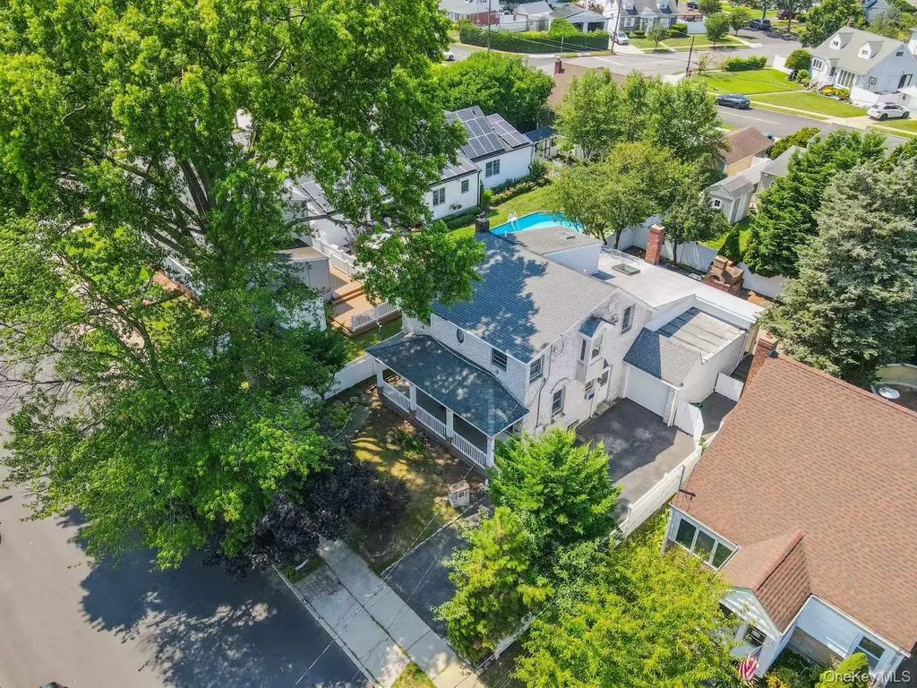 1815 Maurice Avenue, East Meadow