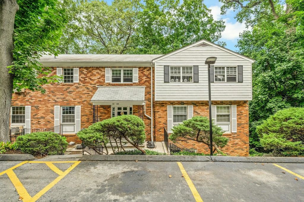 106 Woodland Hills Road, White Plains
