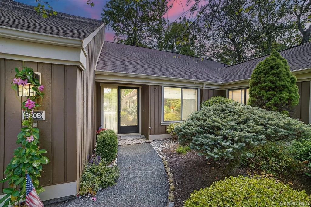 580 Heritage Hills # B, Somers