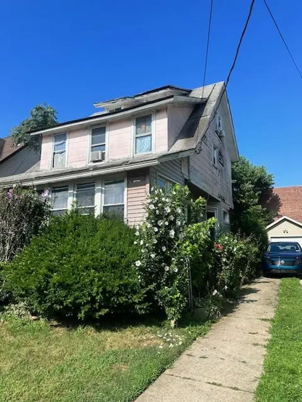 87 Roosevelt Place, Mineola