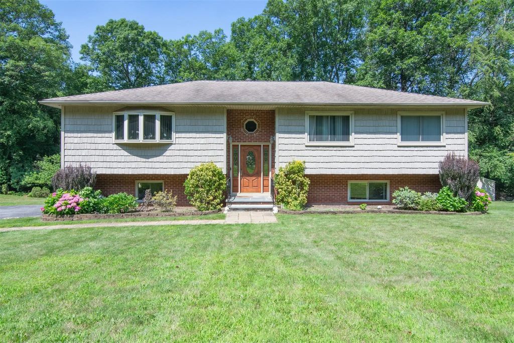 3 Rosa Drive, White Plains