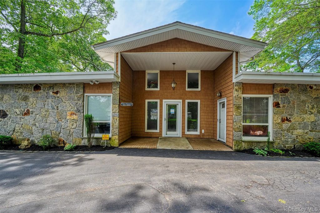 10 Hunter Avenue, Miller Place