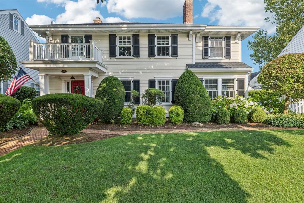 11 Wellington Road, Garden City