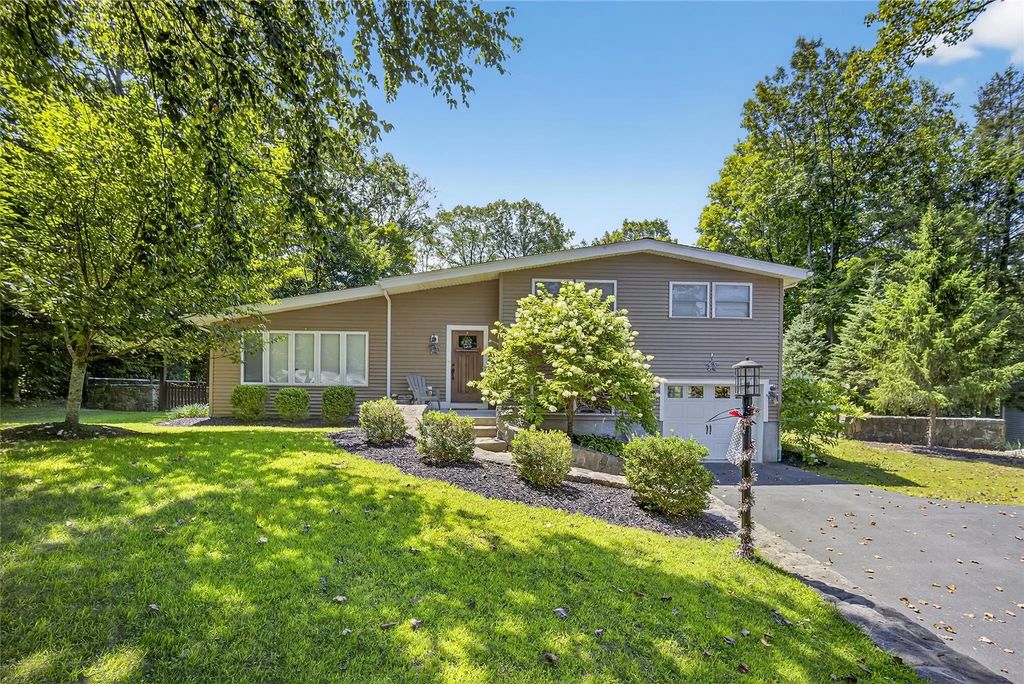22 Somerset Road, Mahopac
