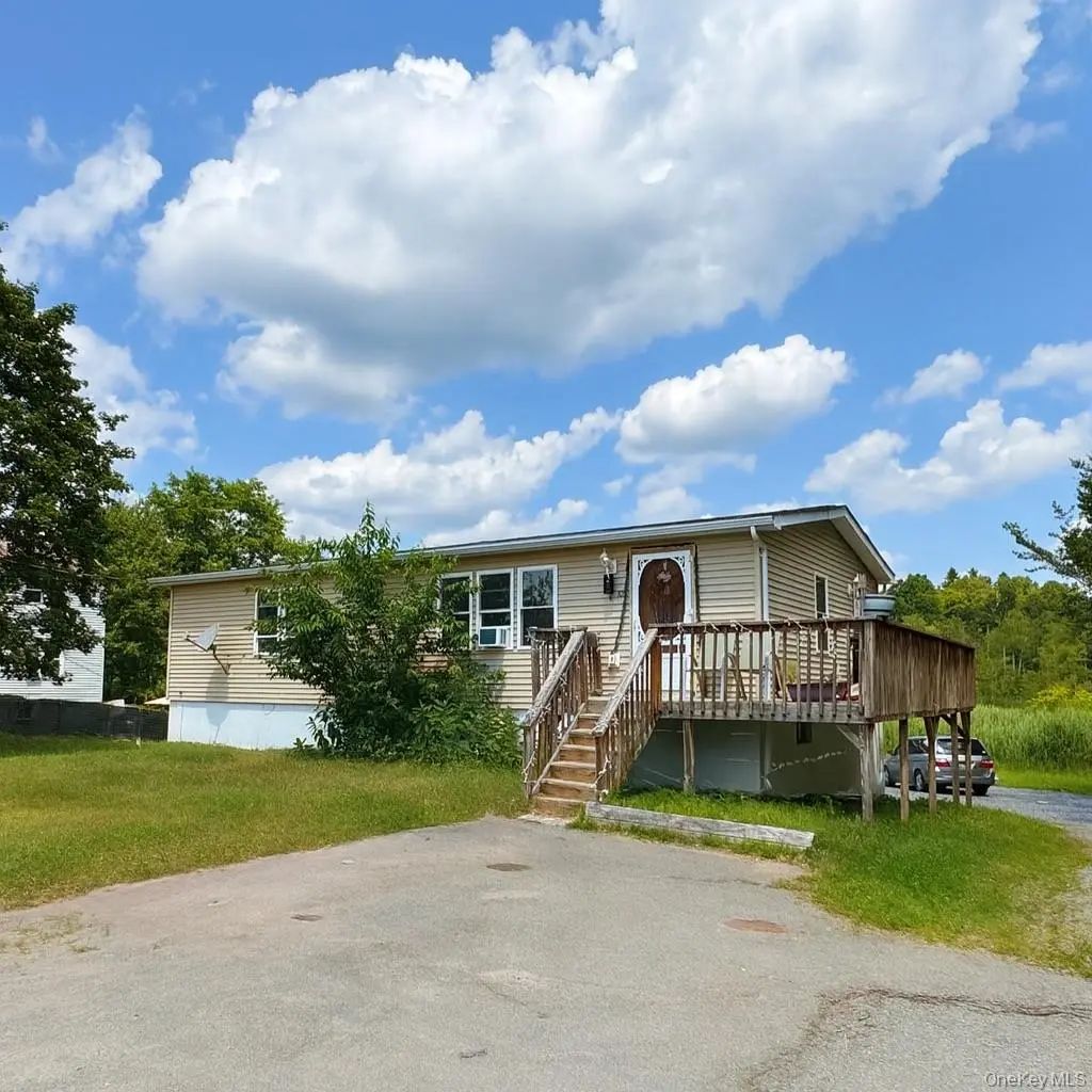 105-107 E Cold Spring Road, Monticello